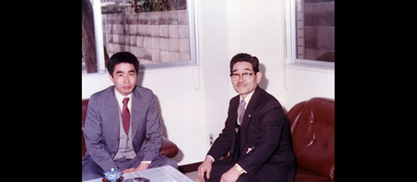 center2.jpg
