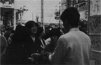 第9回 「アイ･ラブ・コミュニケーション」運動。繁華街で。