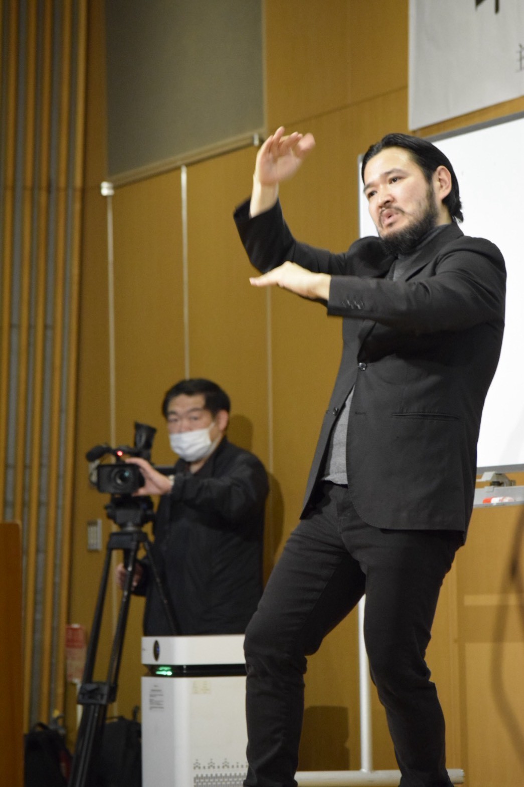 今井彰人氏