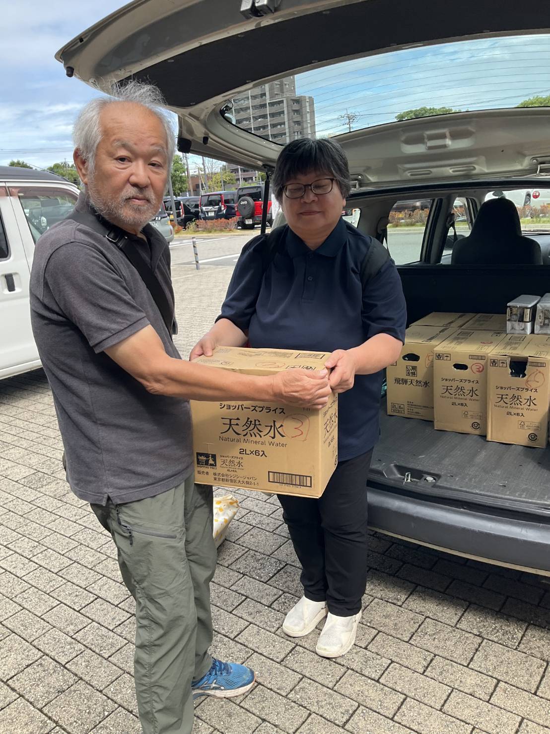 八代市の被災者へ支援物資をお届けしました