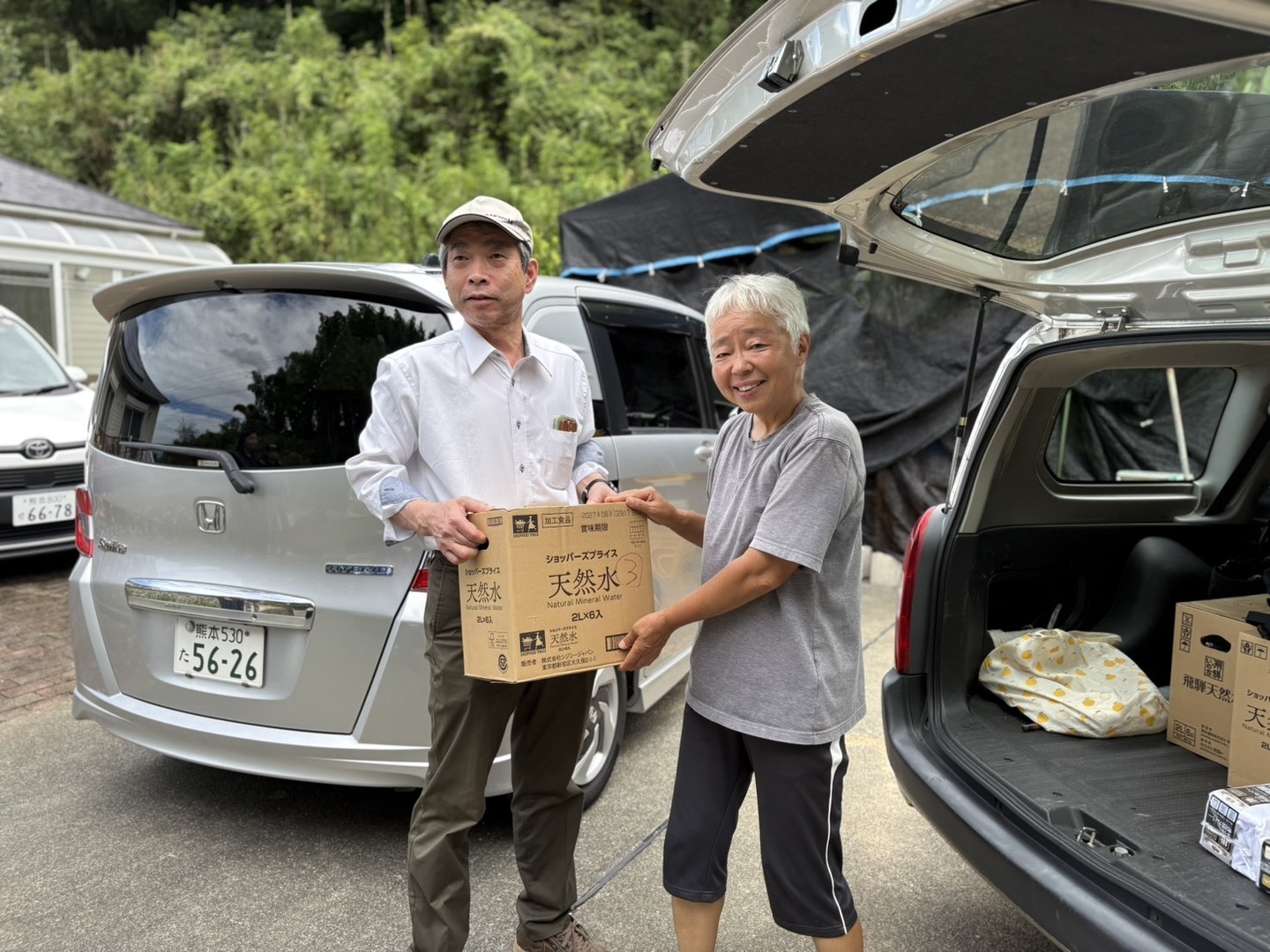 氷川町の被災者へ支援物資をお届けしました