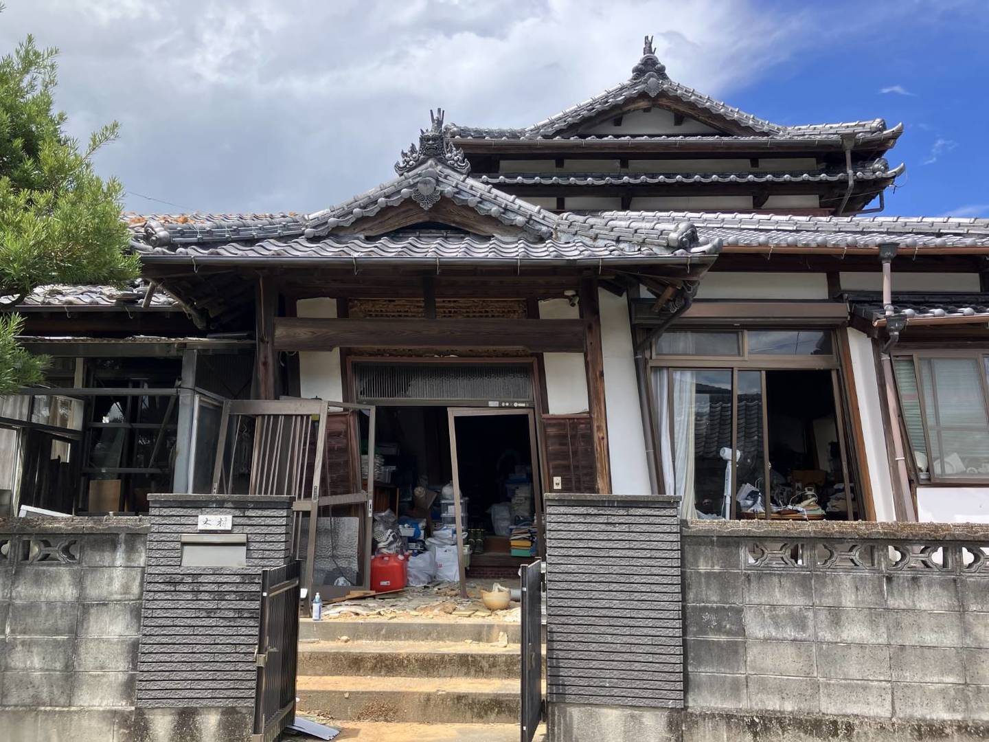 全壊した被災者の自宅（八代市鏡町）